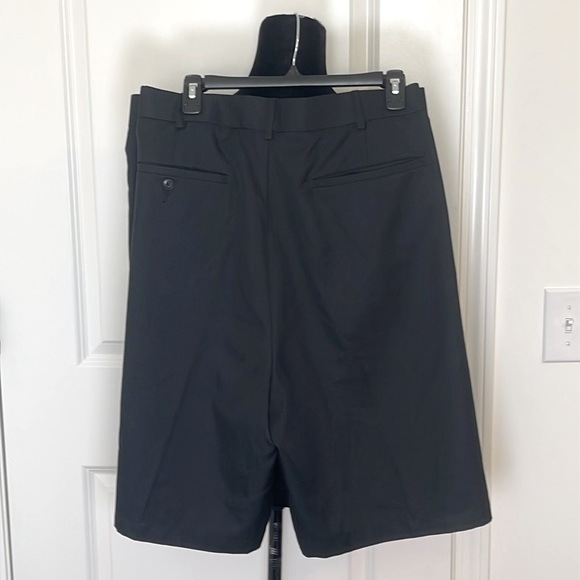 PGA Tour Men's Black Performance Golf Shorts Flat Front 100% Polyester Size 50 - Picture 2 of 4